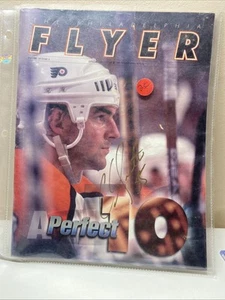 11/2/1997 Philadelphia Flyers VS Tampa Bay Program & Chris Gratton Lineup SIGNED - Picture 1 of 3