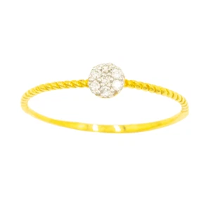 Cluster ring 9k gold 0.6 gram Natural Diamond 0.06 carat ring size 7 - Picture 1 of 6