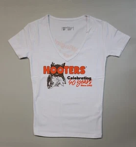 HOOTERS SMALL WHITE ANNIVERSARY WAITRESS UNIFORM TOP - (S) CELEBRATING 40 YEARS - Picture 1 of 6