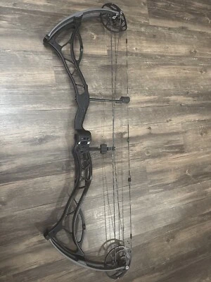 Bow tech Fanatic army green Compound bow  - Image 1 of 2