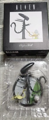 New Loot Crate Alien Collectable "Out For A Walk" Jo3Bot collab figurine - Image 1 of 2