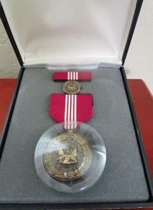 Dept of the Army Superior Civilian Service Medal m. Pin und Barren in Original Box - Bild 1 von 5