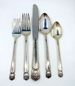 Plateado 5 PIEZAS LUGAR AJUSTE ETERNAMENTE TUYO POR 1847 ROGERS Bro cubiertos - Imagen 1 de 8