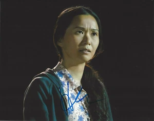 HONGCHAU SIGNIERT AUTHENTISCH ""DOWNSIZING"" 8x10 FOTO D mit COA SCHAUSPIELERIN PROOF - Bild 1 von 2