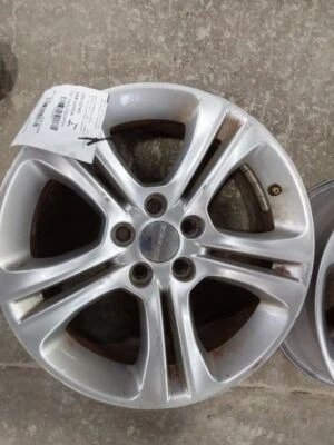 Llanta Dodge Charger 2015-2018 aleación 17x7 5 radios divididos Foto 1 de 4