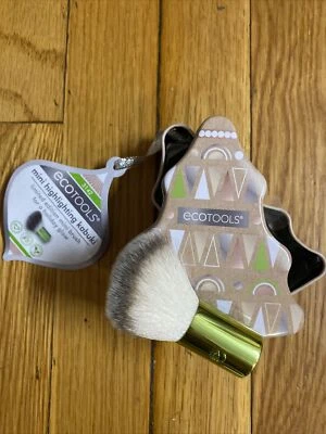 ECOTOOLS Mini Highlighting Kabuki Brush - Limited Edition Ornament  - Image 1 of 2