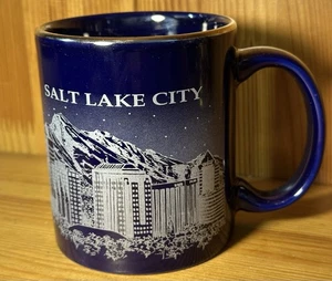 Taza de café de cerámica de recuerdo azul cobalto y dorado Salt Lake City Utah Skyline NUEVA - Imagen 1 de 11