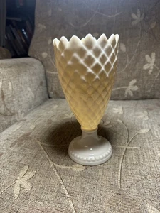 Bellek Ireland Pineapple Cone Vase Perlglanz Creme Vase - Bild 1 von 3