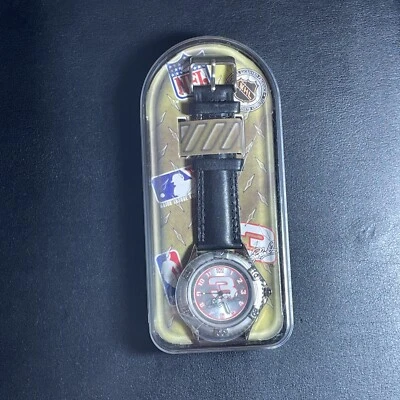 Reloj DALE WONHARDT #3 con manecillas que brillan en la oscuridad y correa de cuero en estuche de plástico Foto 1 de 4