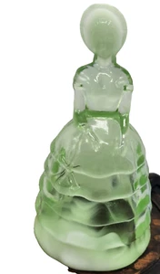 Vintage Summit Art Glass Green Opalescent Vaseline Melanie Lady - Picture 1 of 10