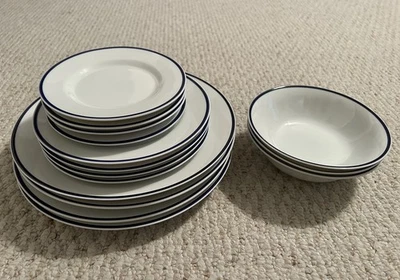 Conjunto de 15 peças de pão/salada/pratos de jantar/tigelas Cape Cod Bleu Crate & Barrel - Imagem 1 de 4