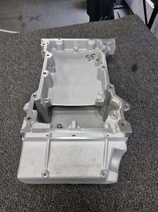 VZ COMMODORE V6 NEW GENUINE V6 SUMP / OIL PAN #35342 - Picture 1 of 8