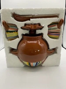 Boston Warehouse Trading Corp. Bohnentopf mit 2 Servierbechern und Löffel keine Beschädigungen - Bild 1 von 5