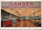 Carte postale 1955 GANDER, Terre-Neuve Canada 4"x6" "Salon dans le terminal de l'aéroport"