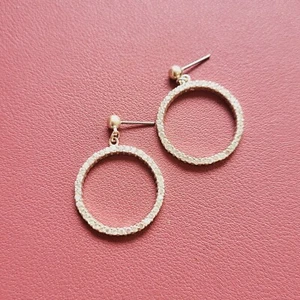 Silver tone hoop drop dangle studs pierced earrings pre-owned 3cm - Picture 1 of 2