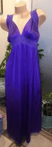 Vtg Silky Nightgown GRAPE PURPLE FLOWER STRETCHY CHANTILLY LACE DRESS GOWN NIGHT - Picture 1 of 8
