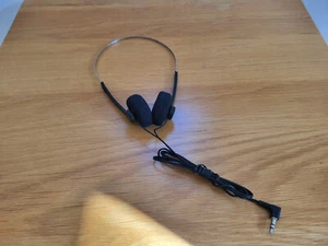 Walkman Personal Stereo Retro Headphones - 80s Vintage Style - Black Pads - - Picture 1 of 7