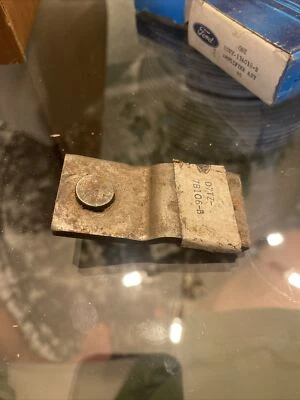 FORD TRUCK NOS TRANSFER CASE SHIFT BRACKET 1977 1978 F100/350 D7TZ-7B106B - Image 1 of 2