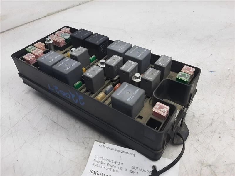 2007-2008 Ford Mustang Engine Fuse Box Assembly Under Hood OEM - Image 1 of 1