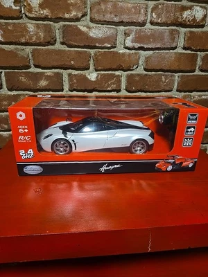 Sealed Pearl White PAGANI Huayra R/C 2.4 GHZ Racing Car Scale 1:14. - Image 1 of 4