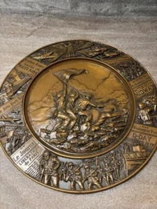 MILITARY PLATES FRANKLIN MINT IWO JIMA PRE-OWNED GOLD COLOR 9 INCH - Picture 1 of 7
