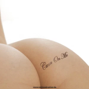 2 x Cum On Me - Schriftzug in schwarz - Sexy Kinky Fetisch Tattoo (2) - Picture 1 of 4