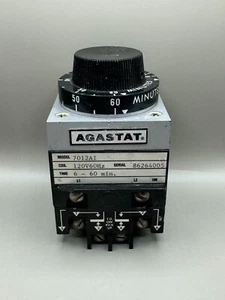 Relé de retardo de tiempo AGASTAT 7012AI (usado) - Imagen 1 de 2