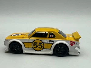 Muscle Machines Import Tuner Nissan Skyline GT-R 2000, Yellow, 1:64, Excellent - Picture 1 of 15