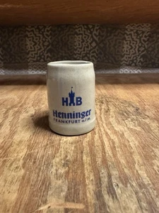 Keramik kleiner Becher/Schnapsglas 2" Henninger Vintage deutsches Steinzeug - Bild 1 von 9