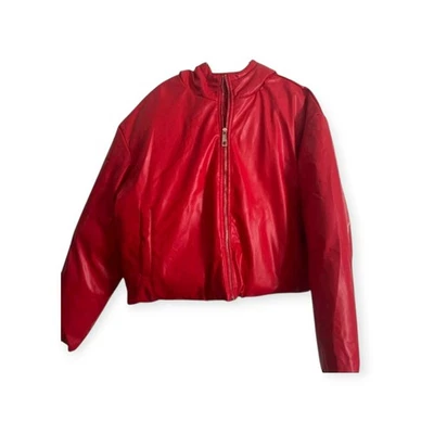 Abrigo con Capucha Boohoo, Hombre Rojo Shinney Para Hombre Talla Pequeña Foto 1 de 4