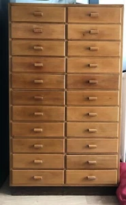 Mobile schedario archivio vintage , color rovere ,in ottimo stato . - Foto 1 di 3