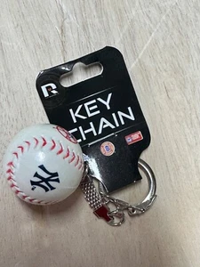 New York Yankees Keychain Licensed New - Picture 1 of 4