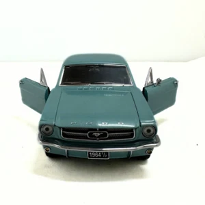 Franklin Mint Diecast Model 1/24 Scale - 1964 1/2 Ford Mustang Hard Top - Picture 1 of 6