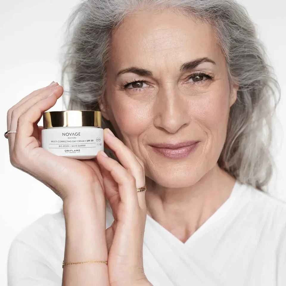 Crema de día multicorrectora Novage+ Restore FPS 30 Foto 1 de 4