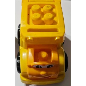 Mega Bloks School Bus Yellow with 5 Extra Building Blocks - Picture 1 of 13