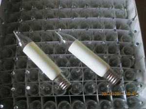 100 x 23V 3WATT 60 mm E10 Schaftkerze Kerze Schwippbogen Weihnachtsbeleuchtung - Picture 1 of 1