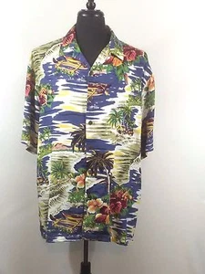 Hilo Hattie Hawaiian Aloha Camp Shirt XL Tropical Scene Palm Trees Huts Hibiscus - Picture 1 of 10