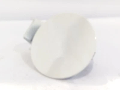 310101D000 TAPON COMBUSTIBLE / COLOR EXTERIOR CLEAR WHITE [1D] / 150314 PARA KIA - Imagen 1 de 4