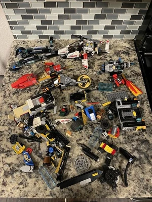 LEGO LOTE MIXTO A GRANEL MAYORMENTE PIEZAS NINJAGO 1 MINI FIGURA PETIRROJO Foto 1 de 4