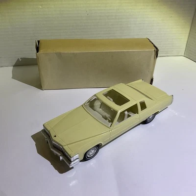 1979 Cadillac купе De Ville дилер промо автомобиля 1/24 W / коробка - Изображение 1 из 4