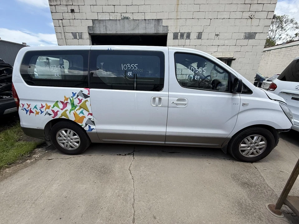 HYUNDAI ILOAD/IMAX TQ 11/2007-03/2021 RIGHT FRONT DOOR SHELL - image 1 of 4