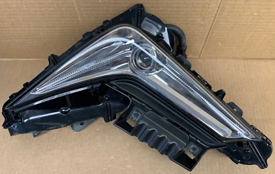 Левый противотуманный светодиодный фонарь со стороны водителя для Lexus LX570 2016 2017 2018 2019 годов выпуска от оригинального производителя - Изображение 1 из 4