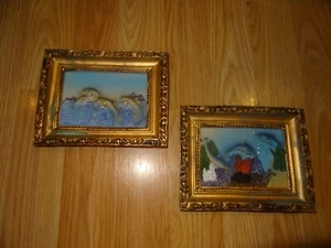 Lote de 2 cuadros decorativos de delfines en marcos dorados - Imagen 1 de 5