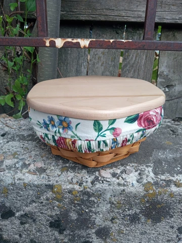 LONGABERGER Generations hexagonal 7" basket Used with liner, lid, plastic Cover