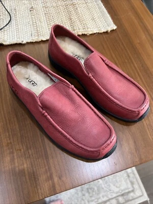 Ugg Australia - Rojo - Forrado de lana - Sin cordones - Estilo mocasín - S/N5475 - Talla 7 EE. UU. Foto 1 de 4