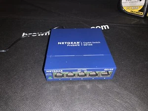 NETGEAR ProSafe GS105 5 Port Gigabit Desktop Switch - Zdjęcie 1 z 8
