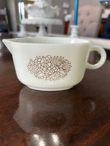 Vintage Pyrex White Brown Woodland Pattern Creamer Gravy Boat #77B - Picture 1 of 7