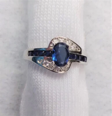Nuevo hermoso anillo de circonita cúbica azul ovalado y blanco relleno de oro blanco** - talla 7 Foto 1 de 4