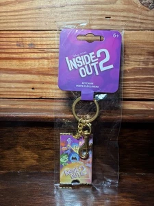 Disney Pixar Inside Out 2 Loungefly Lenticular Ticket AMC Film Schlüsselanhänger - Bild 1 von 4