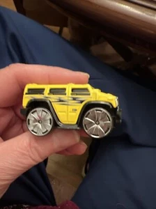 2004 Hot Wheels #034 1ST Editions Blings Yellow Hummer H2 W/ Bling Wheels LOOSE - Picture 1 of 6